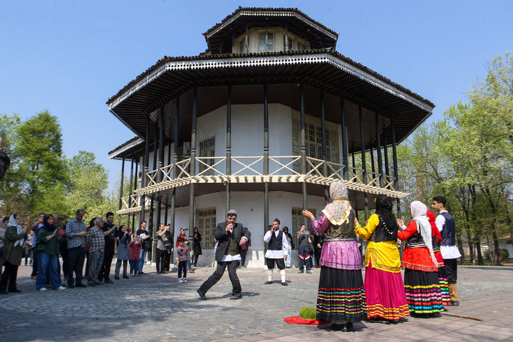 برپایی نمایشگاه صنایع‌دستی همزمان با برگزاری مراسم آیینی نوروزخوانی