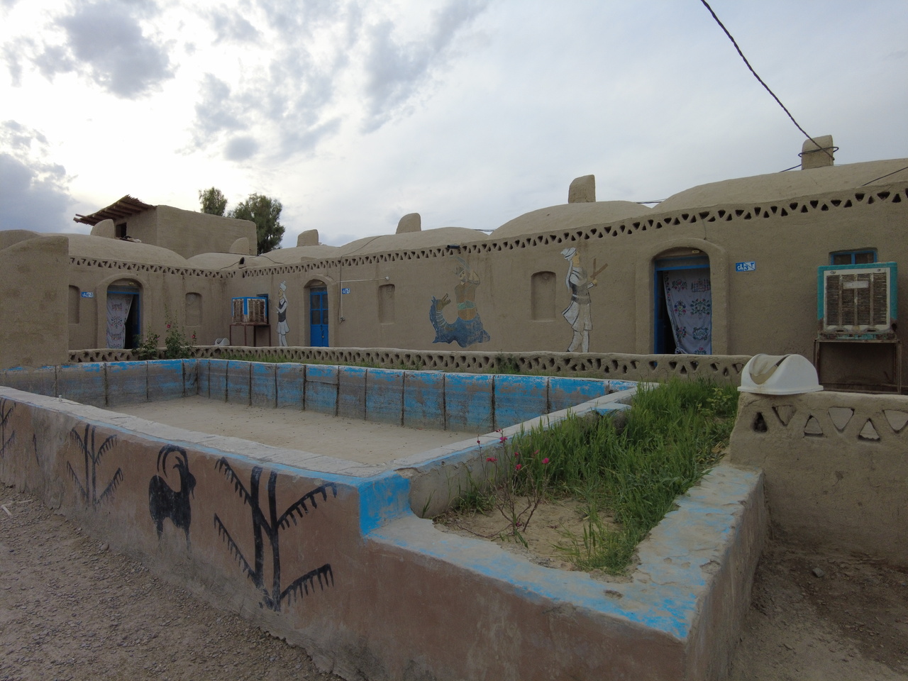 ظرفیت اسکان روزانه ۱۵ هزار مسافر نوروزی در سیستان و بلوچستان/ گردشگران نگران تأمین سوخت خودرو نباشند