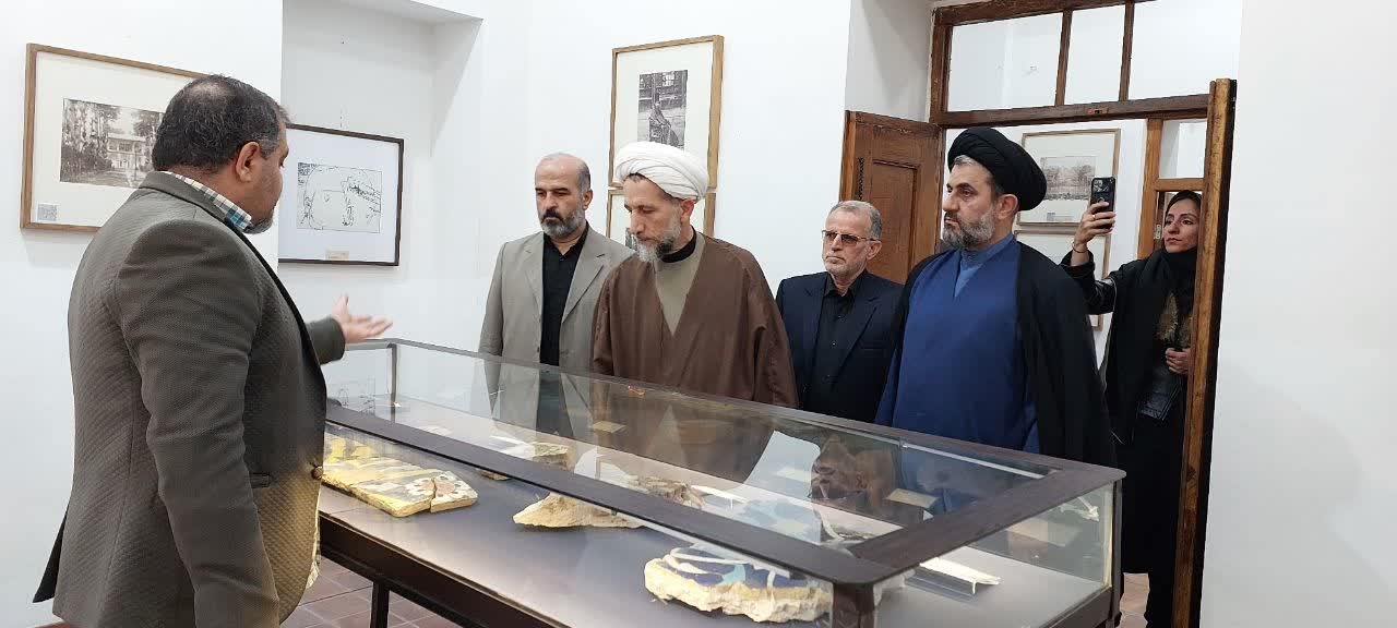 بازدید امامجمعه قزوین از مجموعه تاریخی دولتخانه صفوی