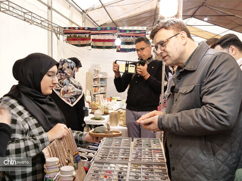 بازدید مدیرکل میراث‌فرهنگی استان‌تهران از نمایشگاه صنایع‌دستی «ایران من»