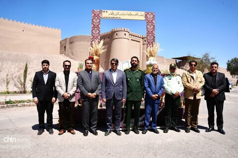 بازدید استاندار کرمان از ایستگاه‌ استقبال مسافران نوروزی بم/ سامان‌دهی فضای اطراف ارگ بم برای رونق اقتصادی منطقه