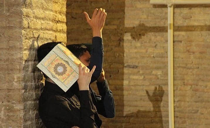 زمزمههای نور در میان طاقهای کهن/ تلاقی هزار سال هنر با شبی برتر از هزار ماه