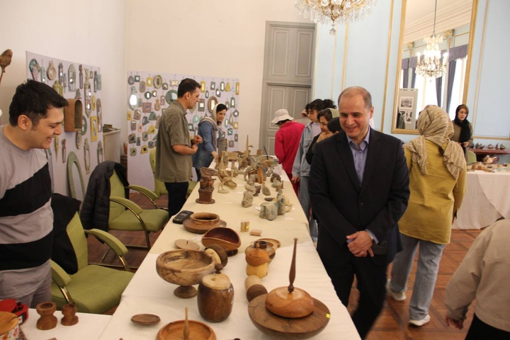 همزمان با نوروز ۱۴۰۴ نمایشگاه آثار فاخر صنایعدستی در مجموعه فرهنگیتاریخی نیاوران دایر است