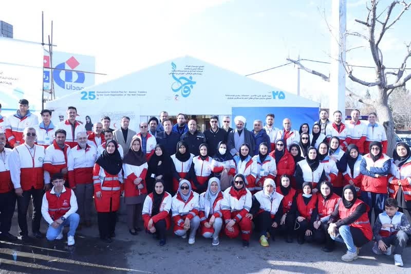 بازدید استاندار قزوین از پایگاههای نوروزی جمعیت هلال احمر/ ۱۵دستگاه خودرو به تجهیزات هلال احمر قزوین افزوده شد