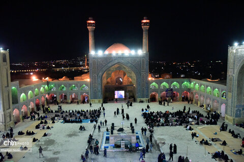 مراسم احیای شب بیست‌وسوم رمضان در مسجد جامع عتیق اصفهان