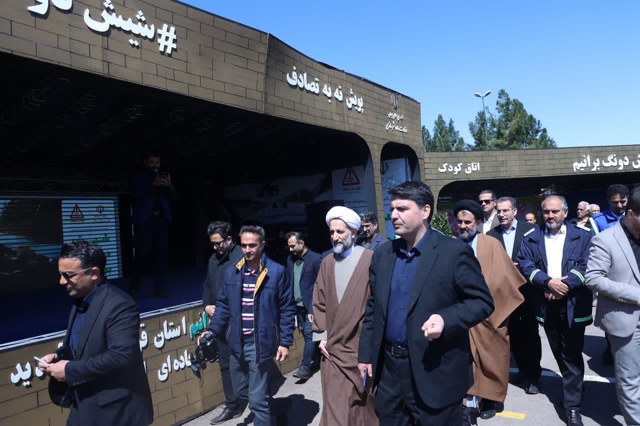 بازدید امام جمعه قزوین از مراکز خدماترسان نوروزی