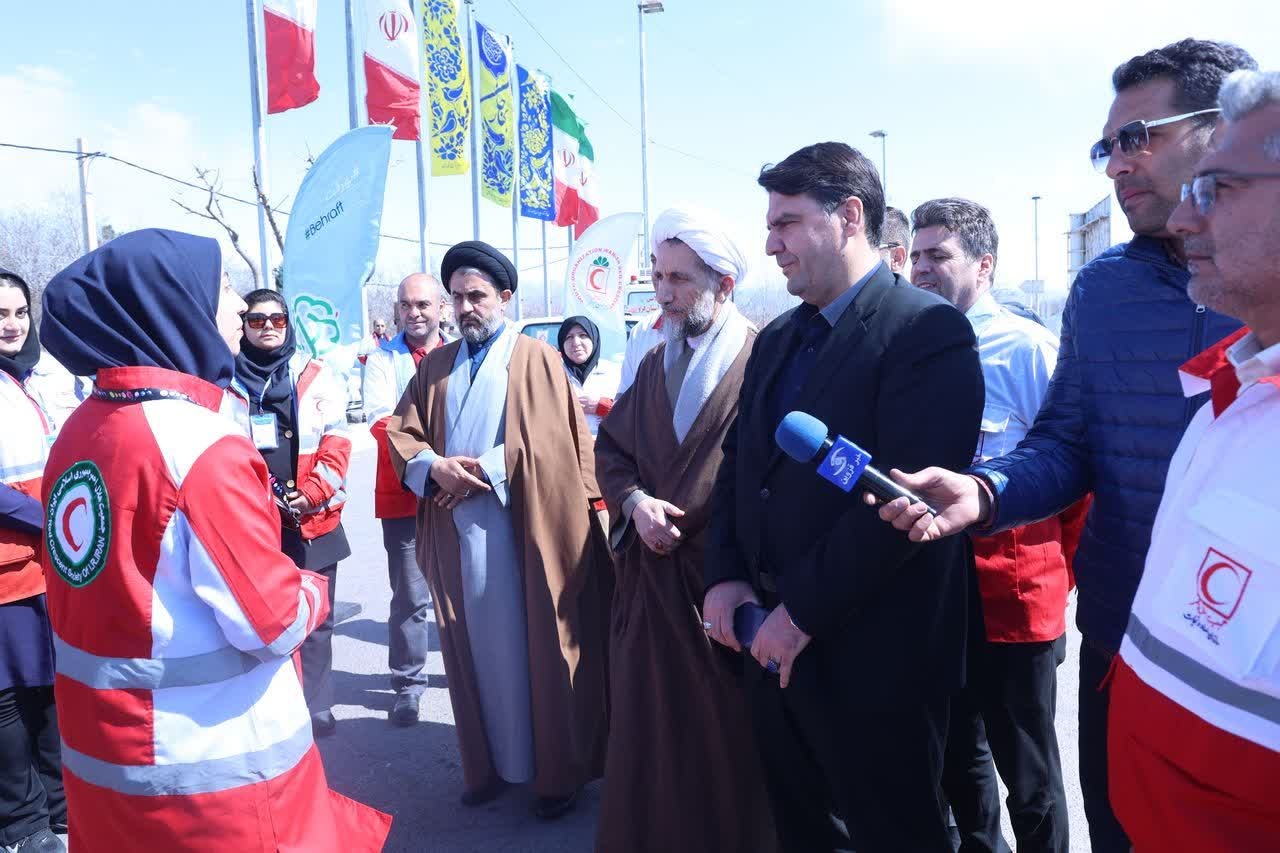 بازدید امام جمعه قزوین از مراکز خدماترسان نوروزی