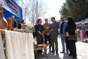 بازدید مدیرکل میراث‌فرهنگی کرمانشاه از نمایشگاه صنایع‌دستی شهرستان صحنه