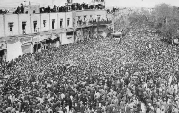 خانهای در بروجرد که مزین به پرده کعبه است