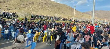 استقبال چشمگیر گردشگران از نوروزگاه تویسرکان