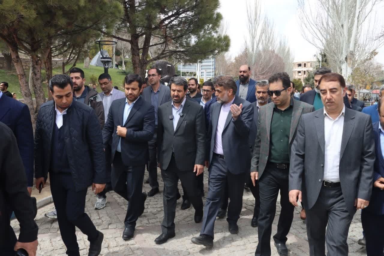 غار علیصدر و هگمتانه عمودهای خیمه گردشگری استان همدان