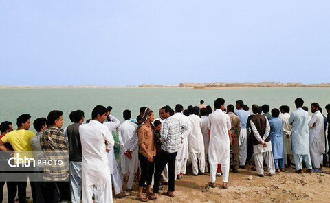 بازدید ۵۰ هزار نفر از چاه نیمه زهک در روز طبیعت بازدید ۵۰ هزار نفر از چاه نیمه زهک در روز طبیعت