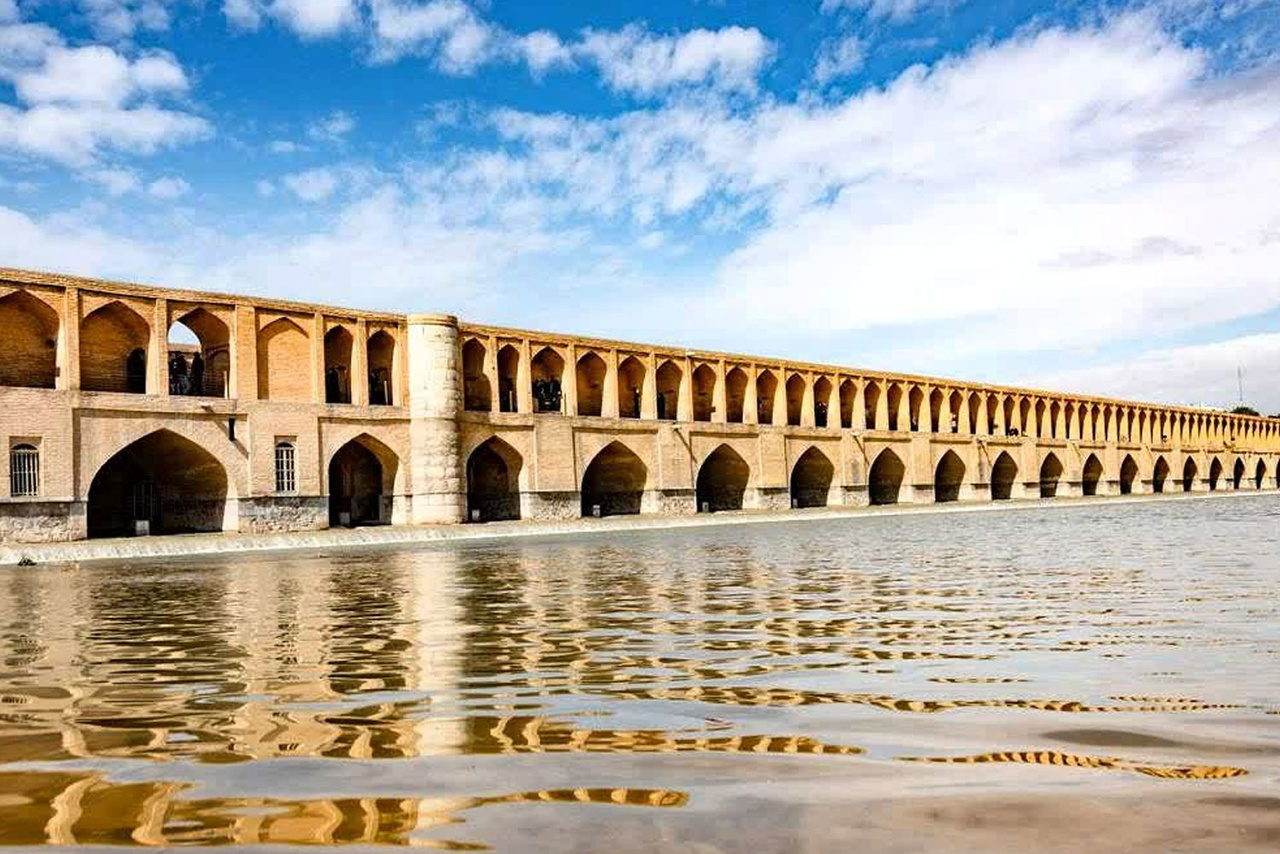 زاینده‌رود در واپسین روزهای نوروز؛ جلوه‌ای از طبیعت و تاریخ در قلب اصفهان