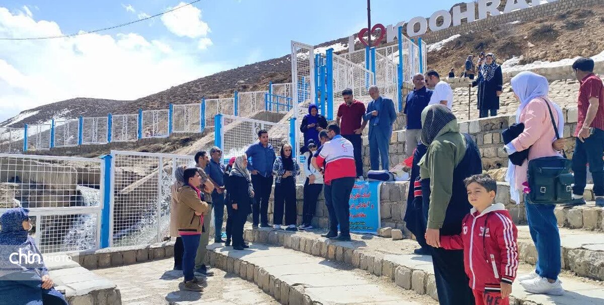 آموزش کمک‌های اولیه به مسافران در پُست نوروزی کوهرنگ