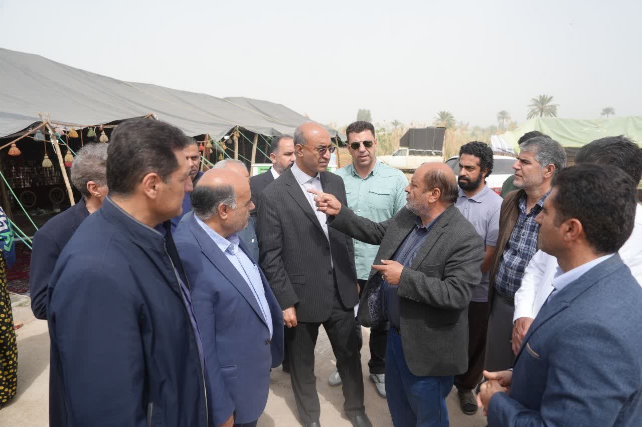 بازدید استاندار کرمانشاه از بازارچه نوروزی قصرشیرین