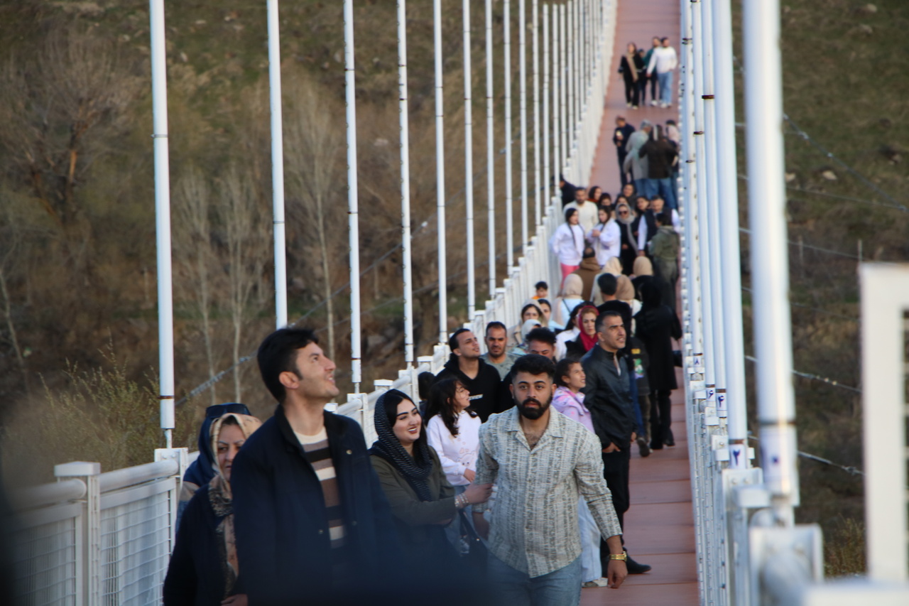 بیش از ۲.۵ میلیون گردشگر در نوروز ۱۴۰۴ به استان اردبیل سفر کردند/ افزایش ۱۶ درصدی ورود گردشگران به استان اردبیل