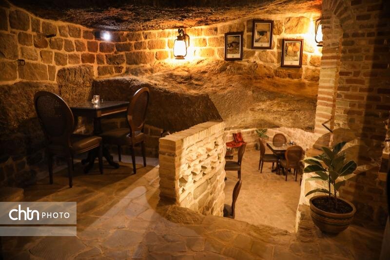 سرابی پر آب در خانه تاریخی سرابی