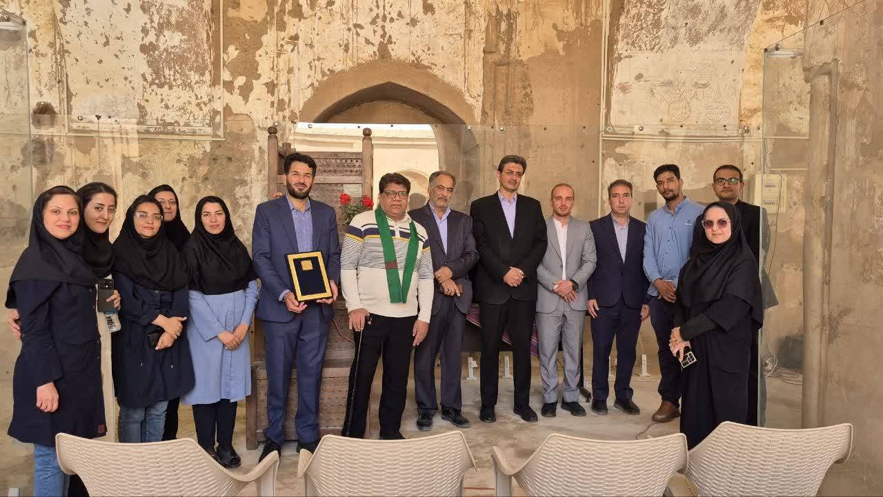 اهدای لوح روستای هدف گردشگری دسترسپذیر به فهرج