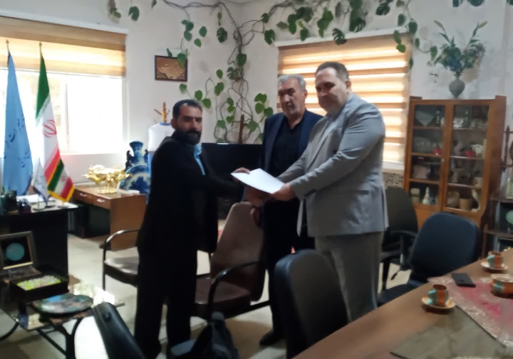 تفاهم‌نامه مرمت آثار تاریخی روستای مومج امضا شد