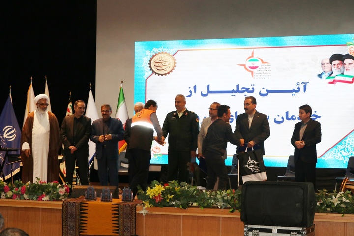 خادمان ستاد اجرایی خدمات سفر خراسان شمالی تجلیل شدند
