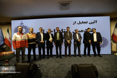 تخلیل از خادمین ستاد سفر استان اصفهان