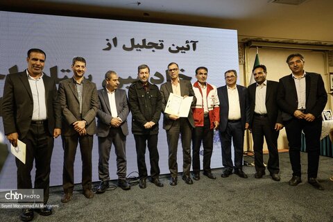 تخلیل از خادمین ستاد سفر استان اصفهان
