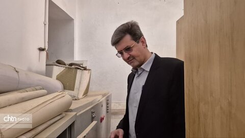 بازدید سرزده مدیرکل میراث فرهنگی یزد از مراکز اسناد و کتابخانه‌ میراث
