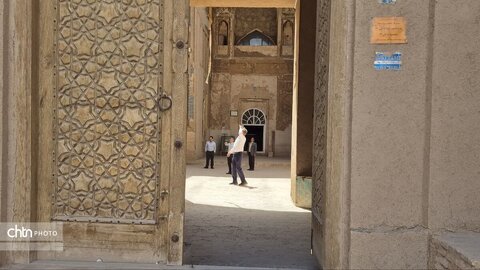 بازدید سرزده مدیرکل میراث فرهنگی یزد از مراکز اسناد و کتابخانه‌ میراث