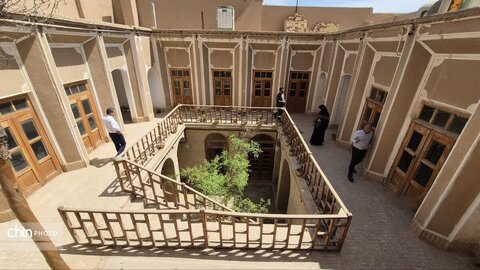 بازدید سرزده مدیرکل میراث فرهنگی یزد از مراکز اسناد و کتابخانه‌ میراث