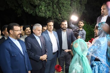وزیر میراث‌فرهنگی وارد شیراز شد/ حضور صالحی‌امیری در آیین بزرگداشت سعدی