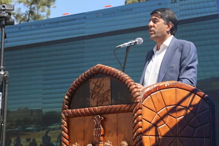 مرمت آثار تاریخی می‌تواند به افزایش جذابیت گردشگری و حفاظت از میراث‌فرهنگی کمک کند