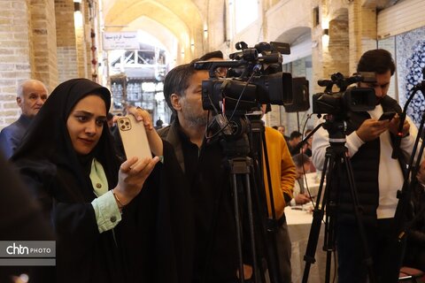 نشست خبری استاندار خراسان رضوی در بازار تاریخی فرش مشهد برگزارشد