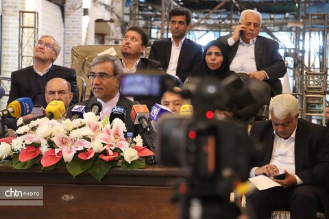 نشست خبری استاندار خراسان رضوی در بازار تاریخی فرش مشهد برگزارشد