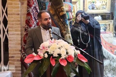 نشست خبری استاندار خراسان رضوی در بازار تاریخی فرش مشهد برگزارشد