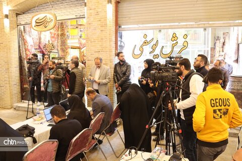 نشست خبری استاندار خراسان رضوی در بازار تاریخی فرش مشهد برگزارشد