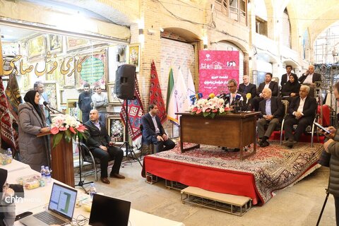 نشست خبری استاندار خراسان رضوی در بازار تاریخی فرش مشهد برگزارشد