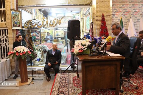 نشست خبری استاندار خراسان رضوی در بازار تاریخی فرش مشهد برگزارشد