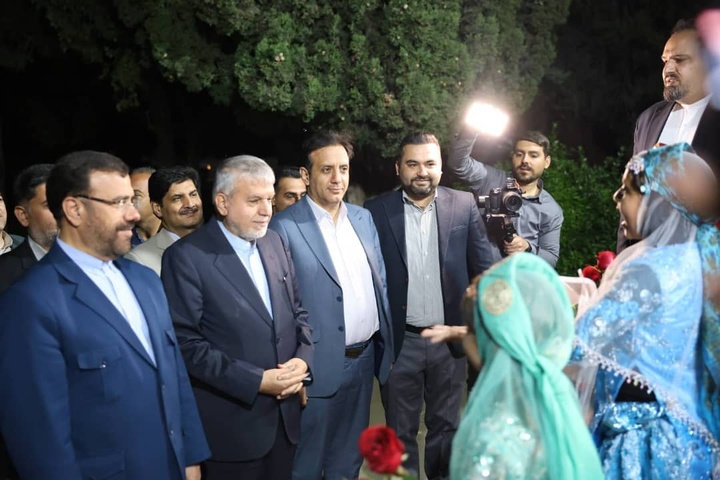 وزیر میراث‌فرهنگی وارد شیراز شد/ حضور صالحی‌امیری در آیین بزرگداشت سعدی