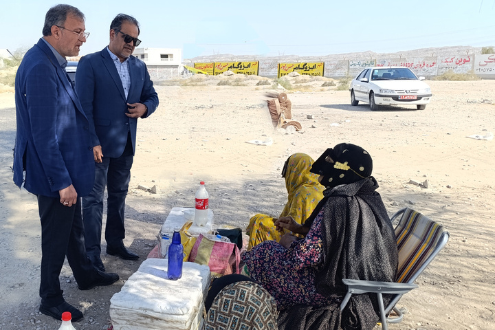 بازدید میدانی مدیرکل میراث‌فرهنگی و نماینده مردم هرمزگان از حومه بندرعباس با هدف تقویت کسب‌وکارهای خرد و توسعه گردشگری/ بررسی ساخت ایستگاه سوغات محلی بر پایه لبنیات دامی 