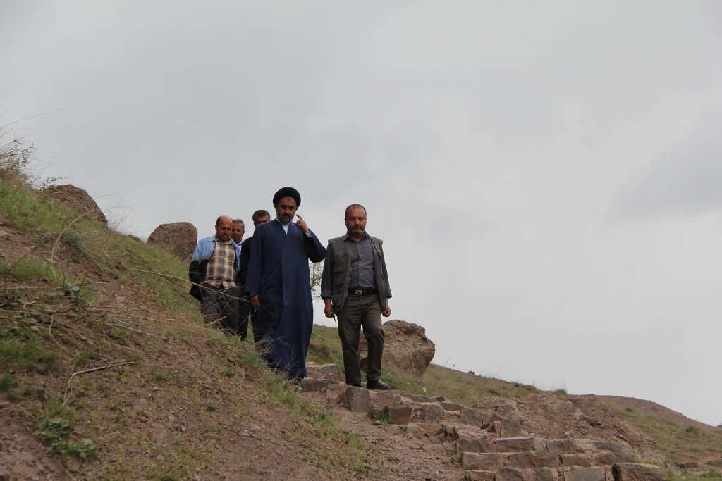 دژ دفاعی الموت در آستانه جهانی شدن/ بازدید میدانی سرپرست ادارهکل میراثفرهنگی قزوین از روند مستندنگاری برای ثبت جهانی