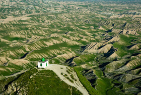 شکوه اردیبهشتی تپه ماهورهای خالدنبی در استان گلستان