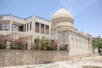 تدفین پیکر استاد برجسته فرهنگ و ادبیات در مجموعه فرهنگی‌تاریخی شهید شیخ حسین چاه‌کوتاهی بوشهر