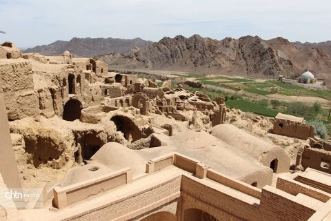 مدیرکل میراث فرهنگی یزد از قلعه خرانق  بازدید کرد