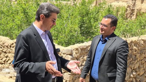 مدیرکل میراث فرهنگی یزد از قلعه خرانق  بازدید کرد