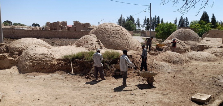 مرمت بنای تاریخی حمام خزینه روستای ایجدانک ورامین آغاز شد