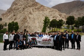 بازدید کاروان راهیان نور وزارت میراث‌فرهنگی از تاق‌بستان