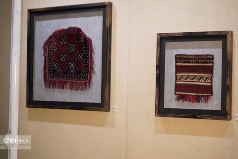 نمایشگاه دست‌بافته‌های عشایری و روستایی در موزه ملی فرش ایران افتتاح شد