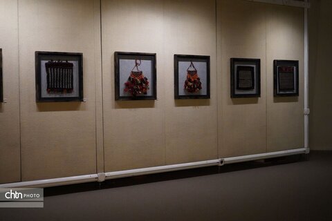 نمایشگاه دست‌بافته‌های عشایری و روستایی در موزه ملی فرش ایران افتتاح شد