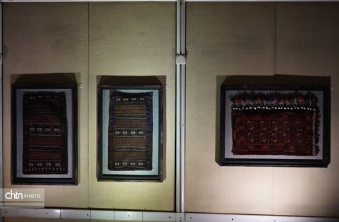 نمایشگاه دست‌بافته‌های عشایری و روستایی در موزه ملی فرش ایران افتتاح شد