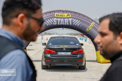 نخستین دوره مسابقات اتومبیلرانی درگ (شتاب) در جزیره کیش